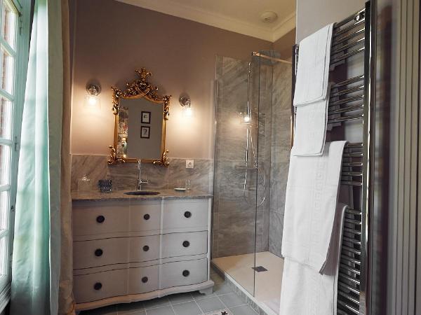 Castel Bois Marie, Maison d'hôtes : photo 8 de la chambre chambre double confort - vue sur jardin