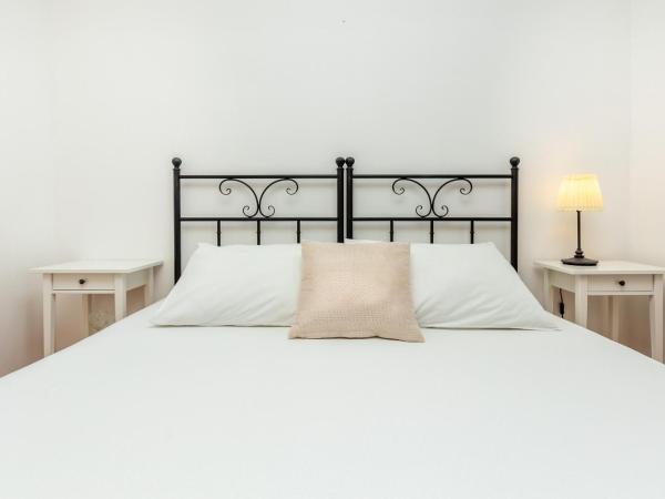 Villa Misita : photo 1 de la chambre chambre double - vue sur jardin