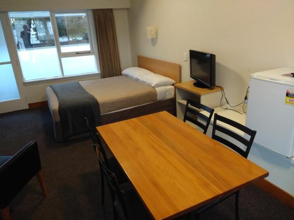 The Redwood Hotel : photo 2 de la chambre studio familial