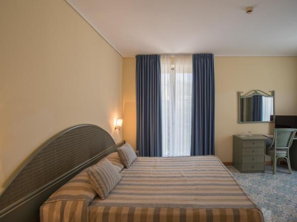 Hotel Villa Maria : photo 4 de la chambre chambre double - vue sur mer