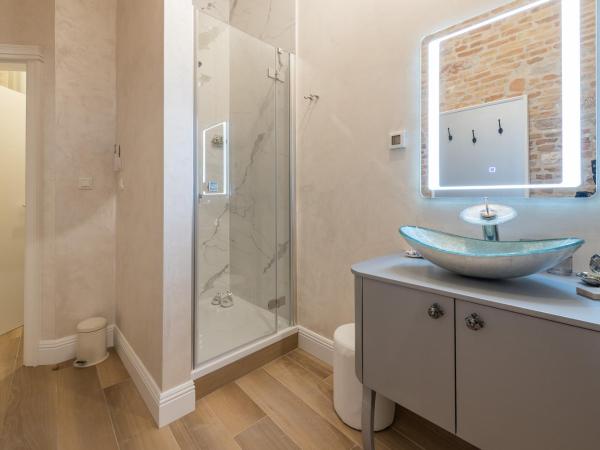 Zara Palace - design rooms : photo 7 de la chambre chambre deluxe double ou lits jumeaux