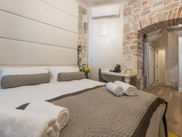 Zara Palace - design rooms : photo 6 de la chambre chambre deluxe double ou lits jumeaux