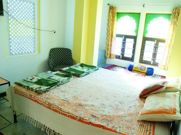 Udai Haveli Guest House : photo 2 de la chambre chambre triple Économique