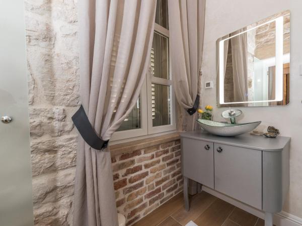 Zara Palace - design rooms : photo 7 de la chambre chambre deluxe double ou lits jumeaux