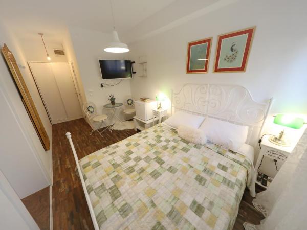Apartments and a Room Ina : photo 6 de la chambre chambre double supérieure