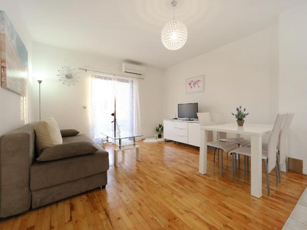 Apartments and a Room Ina : photo 9 de la chambre appartement 1 chambre avec balcon