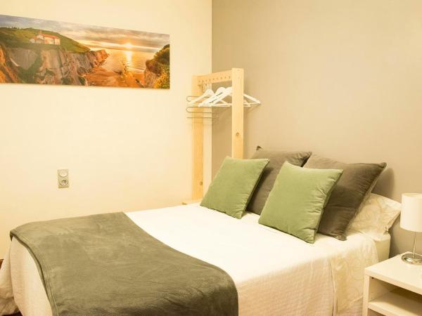 Pensión Aia : photo 8 de la chambre chambre double basique avec salle de bains commune