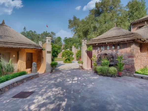 The Ajit Bhawan - A Palace Resort : photo 9 de la chambre vintage suite-enjoy buffet breakfast, wifi, welcome drink upon arrival, early check in & late check out – subject to availability