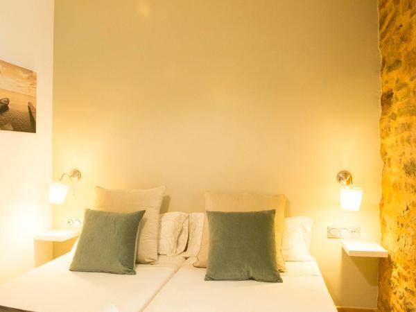 Pensión Aia : photo 4 de la chambre chambre lits jumeaux avec salle de bains commune