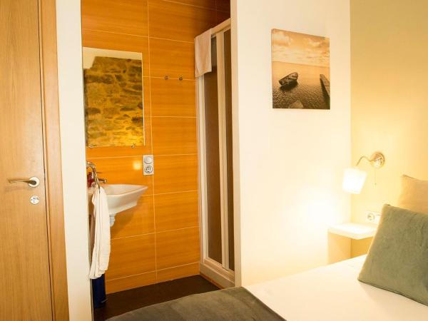 Pensión Aia : photo 2 de la chambre chambre lits jumeaux avec salle de bains commune