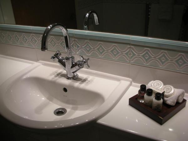 Kildonan Lodge Hotel : photo 2 de la chambre chambre double avec lit à baldaquin