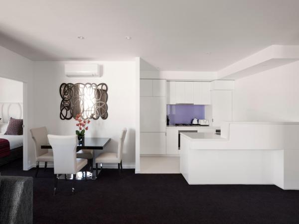 The Sebel Melbourne Docklands Hotel : photo 7 de la chambre appartement 2 chambres avec balcon - vue sur l'eau