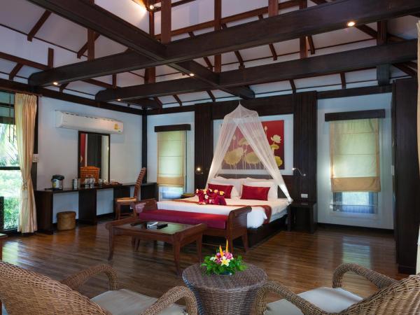 Phi Phi Natural Resort : photo 1 de la chambre villa 2 chambres avec piscine