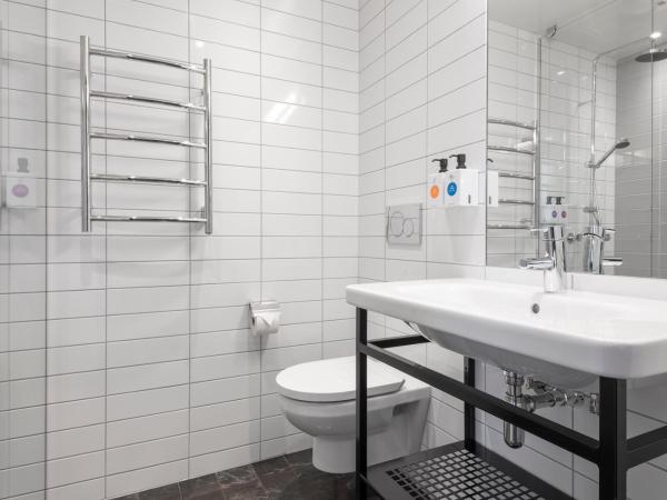 Quality Hotel The Box : photo 2 de la chambre chambre double