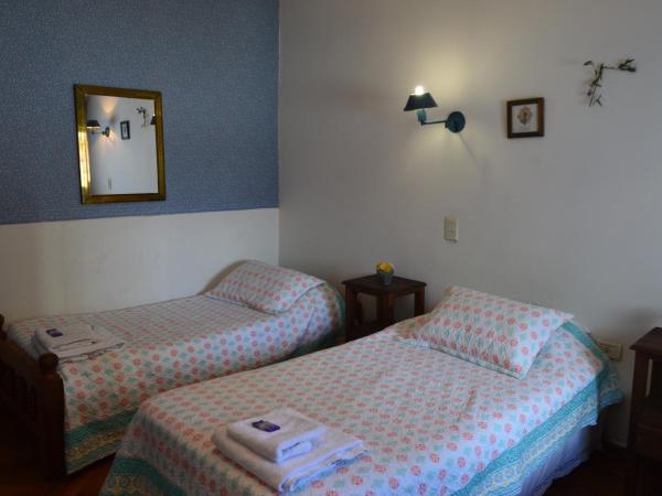 Hospedaje 371 : photo 4 de la chambre chambre triple avec salle de bains commune