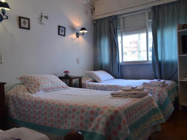 Hospedaje 371 : photo 3 de la chambre chambre triple avec salle de bains commune