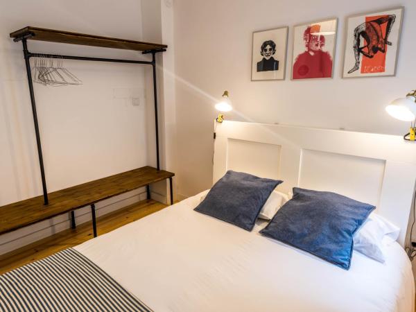 Lisbon Poets Inn : photo 2 de la chambre chambre double avec salle de bains privative