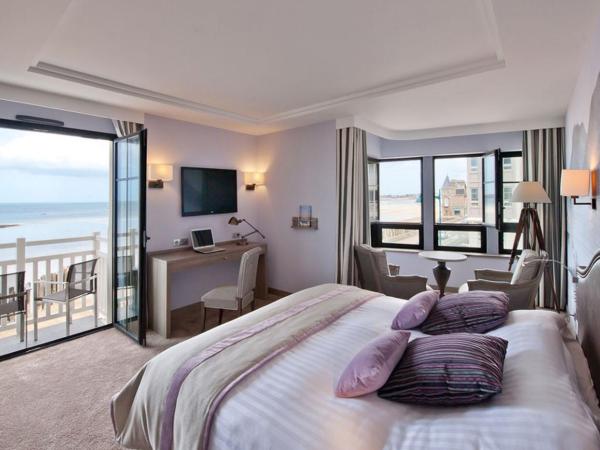 Hôtel Le Nouveau Monde : photo 1 de la chambre chambre double ou lits jumeaux premium - vue sur mer