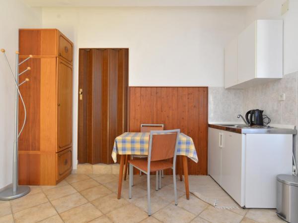 Apartment & room Milka 1633 : photo 2 de la chambre appartement