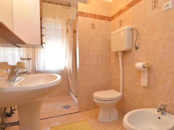 Apartment & room Milka 1633 : photo 5 de la chambre chambre double