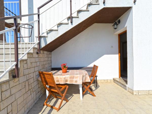 Apartment & room Milka 1633 : photo 1 de la chambre chambre double