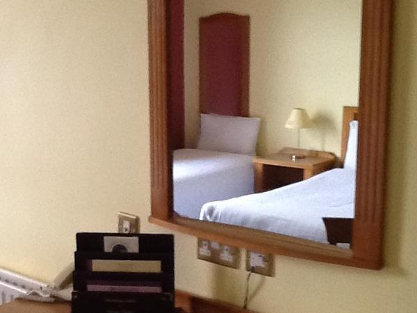 Woodlands Hotel & Leisure Centre : photo 1 de la chambre chambre double ou lits jumeaux