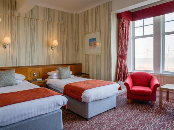 Cliffs Hotel : photo 2 de la chambre chambre lits jumeaux - vue sur mer