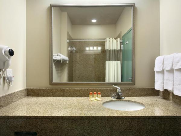 Days Inn by Wyndham Downtown St. Louis : photo 1 de la chambre chambre lit king-size deluxe - non-fumeurs