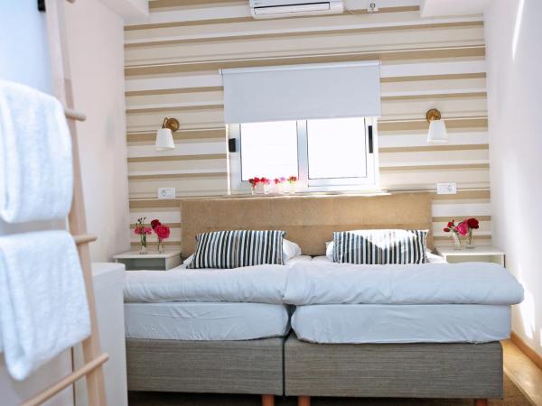 Hotel Delfin : photo 7 de la chambre chambre double ou lits jumeaux sans balcon