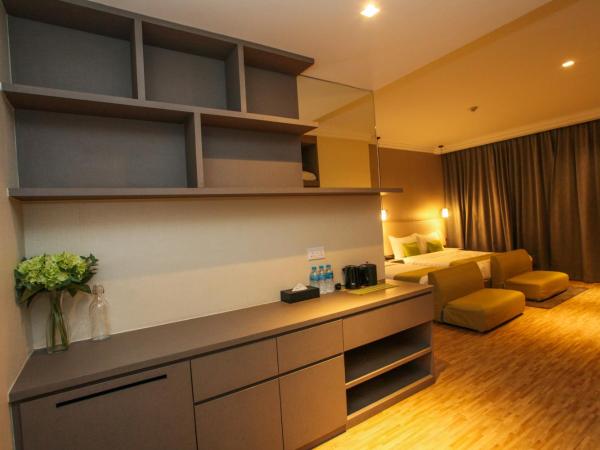 Champion Hotel : photo 5 de la chambre chambre familiale premium avec fenêtre