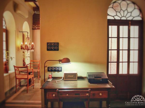 Calcutta Bungalow : photo 2 de la chambre suite lit king-size avec balcon