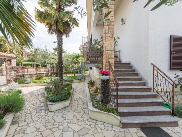 Apartments Emili : photo 6 de la chambre appartement avec balcon