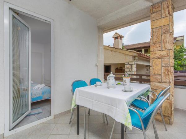 Apartments Emili : photo 8 de la chambre appartement avec balcon