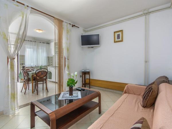 Apartments Emili : photo 3 de la chambre appartement avec balcon