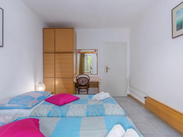 Apartments Emili : photo 2 de la chambre appartement avec balcon