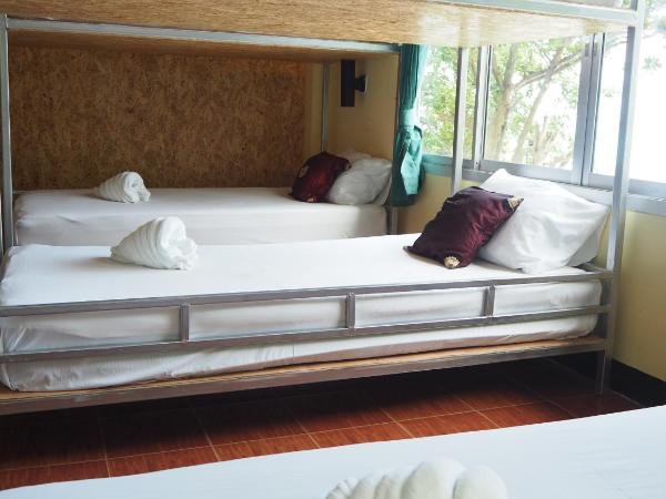 Chaokoh Phi Phi Hostel : photo 3 de la chambre lit dans dortoir pour femmes de 6 lits