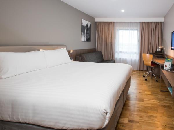 Holiday Inn London West, an IHG Hotel : photo 3 de la chambre chambre double avec canapé-lit