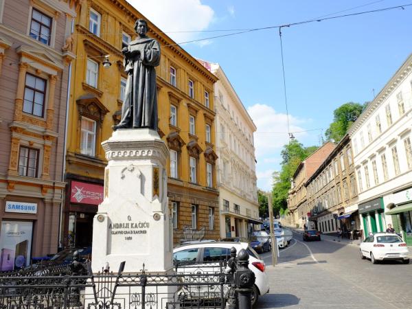 Love Croatia Hostel-Mir Guesthouse Zagreb : photo 6 de la chambre chambre familiale deluxe