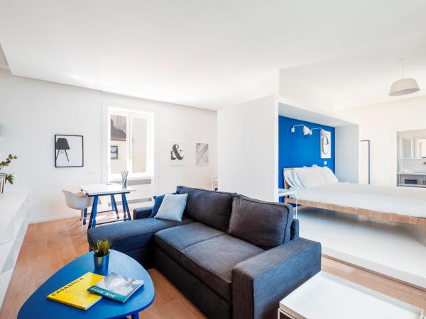 AE Home|Studio : photo 3 de la chambre suite lit king-size - vue sur mer