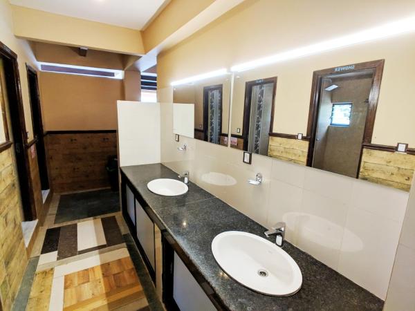 Hotel Forest Lake Backpackers' Hostel : photo 4 de la chambre lit dans dortoir mixte de 4 lits