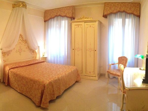 Hotel At Leonard : photo 4 de la chambre chambre double ou lits jumeaux