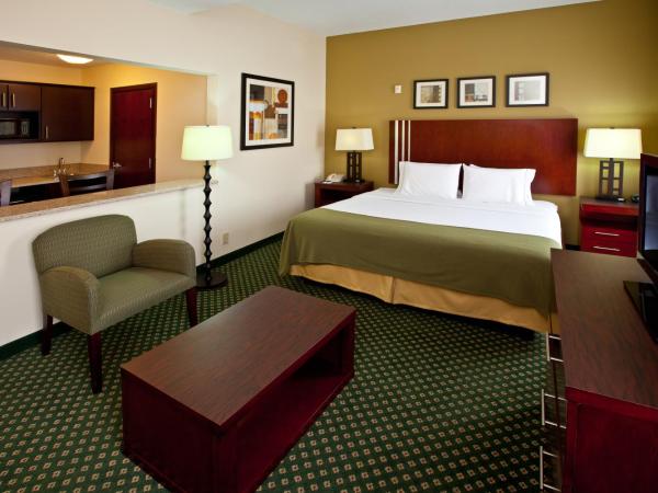 Holiday Inn Express & Suites Indianapolis - East, an IHG Hotel : photo 2 de la chambre chambre standard - non-fumeurs