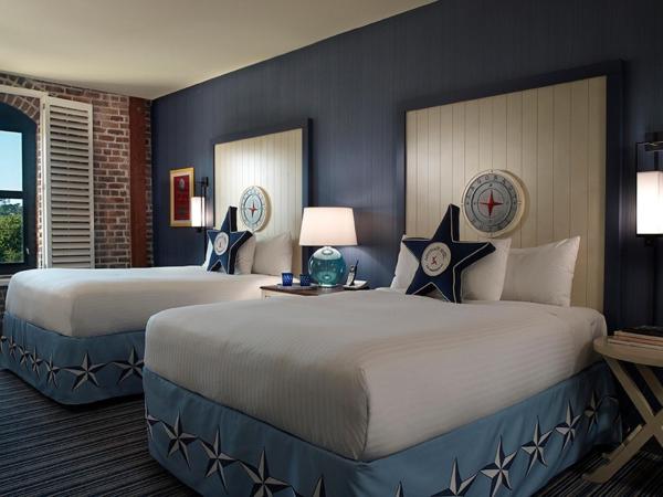 Argonaut Hotel, a Noble House Hotel : photo 2 de la chambre chambre avec 2 grands lits queen-size 