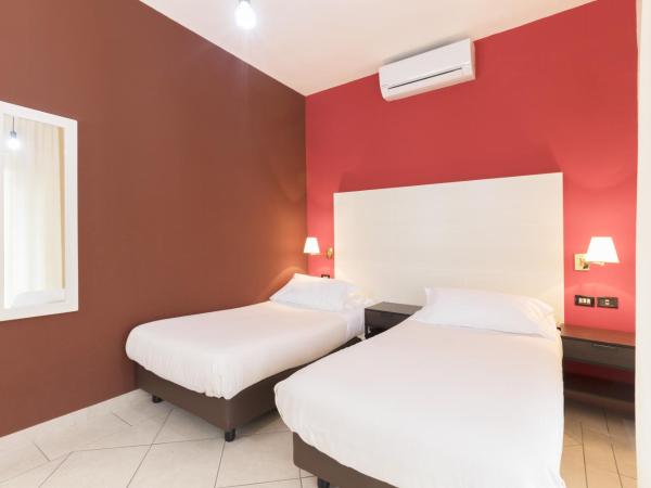 Hotel La Baia : photo 2 de la chambre chambre lits jumeaux standard