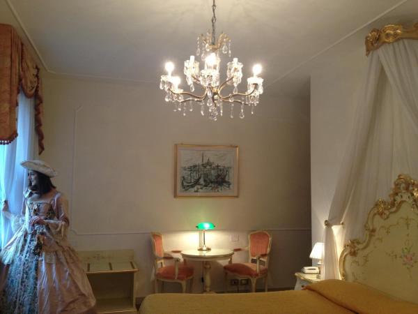 Hotel At Leonard : photo 10 de la chambre chambre double ou lits jumeaux