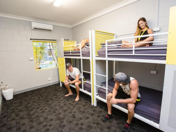 Mad Monkey Village : photo 1 de la chambre lit dans dortoir mixte de 4 lits