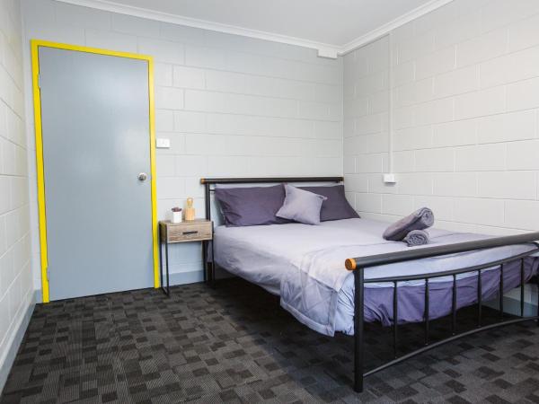 Mad Monkey Village : photo 5 de la chambre chambre double avec salle de bains privative