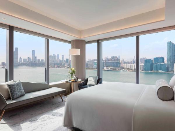 Hyatt Centric Victoria Harbour : photo 1 de la chambre chambre lit king-size deluxe - vue sur port