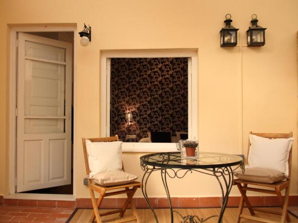 7 Moons Bed & Breakfast : photo 2 de la chambre suite avec terrasse