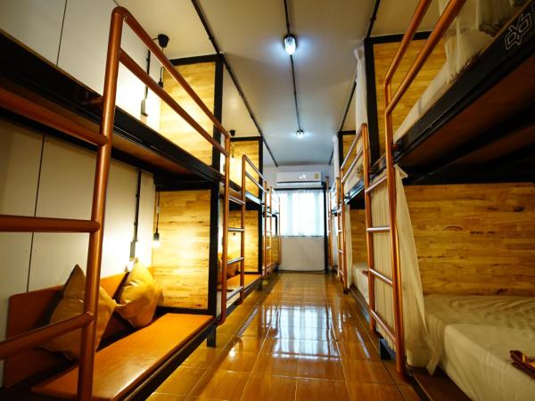 Sleep Owl Hostel : photo 4 de la chambre lit superposé dans dortoir mixte - Étage supérieur